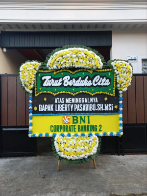 Papan Bunga Duka di Labuhan Ratu Raya