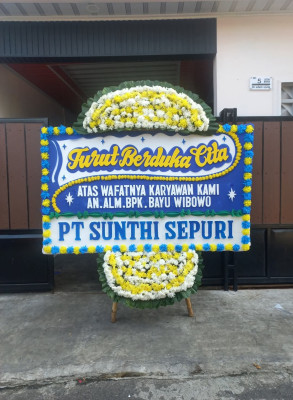 Papan Bunga Duka di Labuhan Ratu Raya