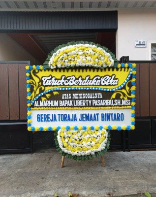 Papan Bunga Duka di Labuhan Ratu Raya